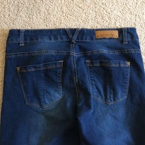 Cute soft stretchy Jolt jeans